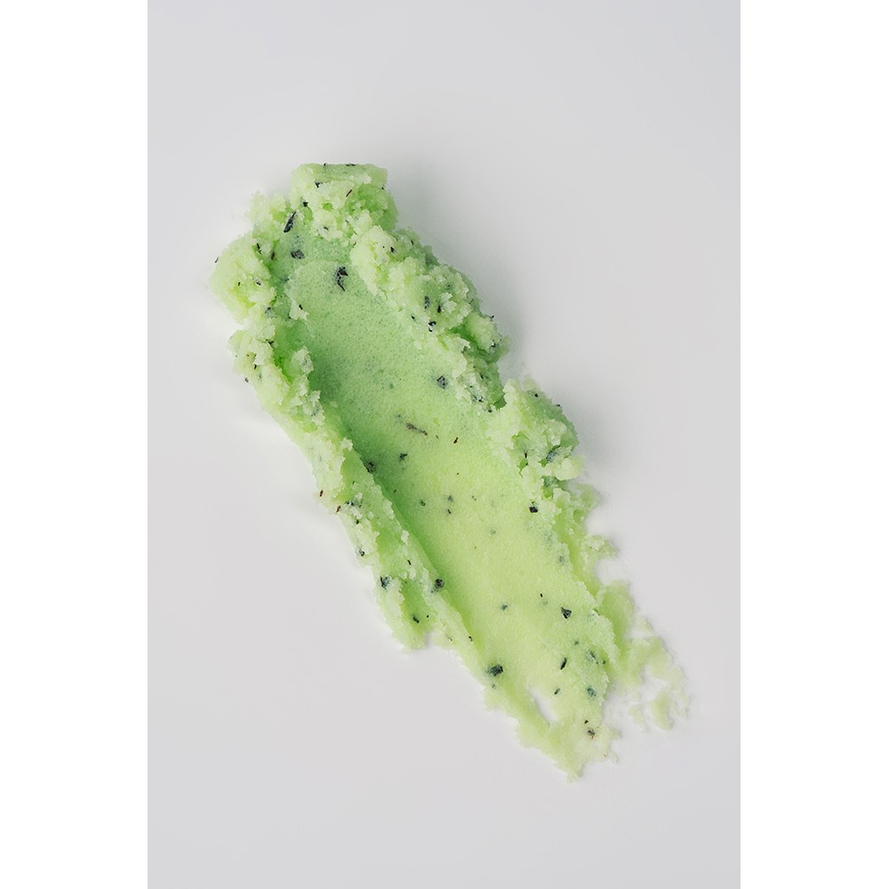 Соляной скраб «Чайное дерево» L’Cosmetics — 1100 г глубокого очищения и релаксации.